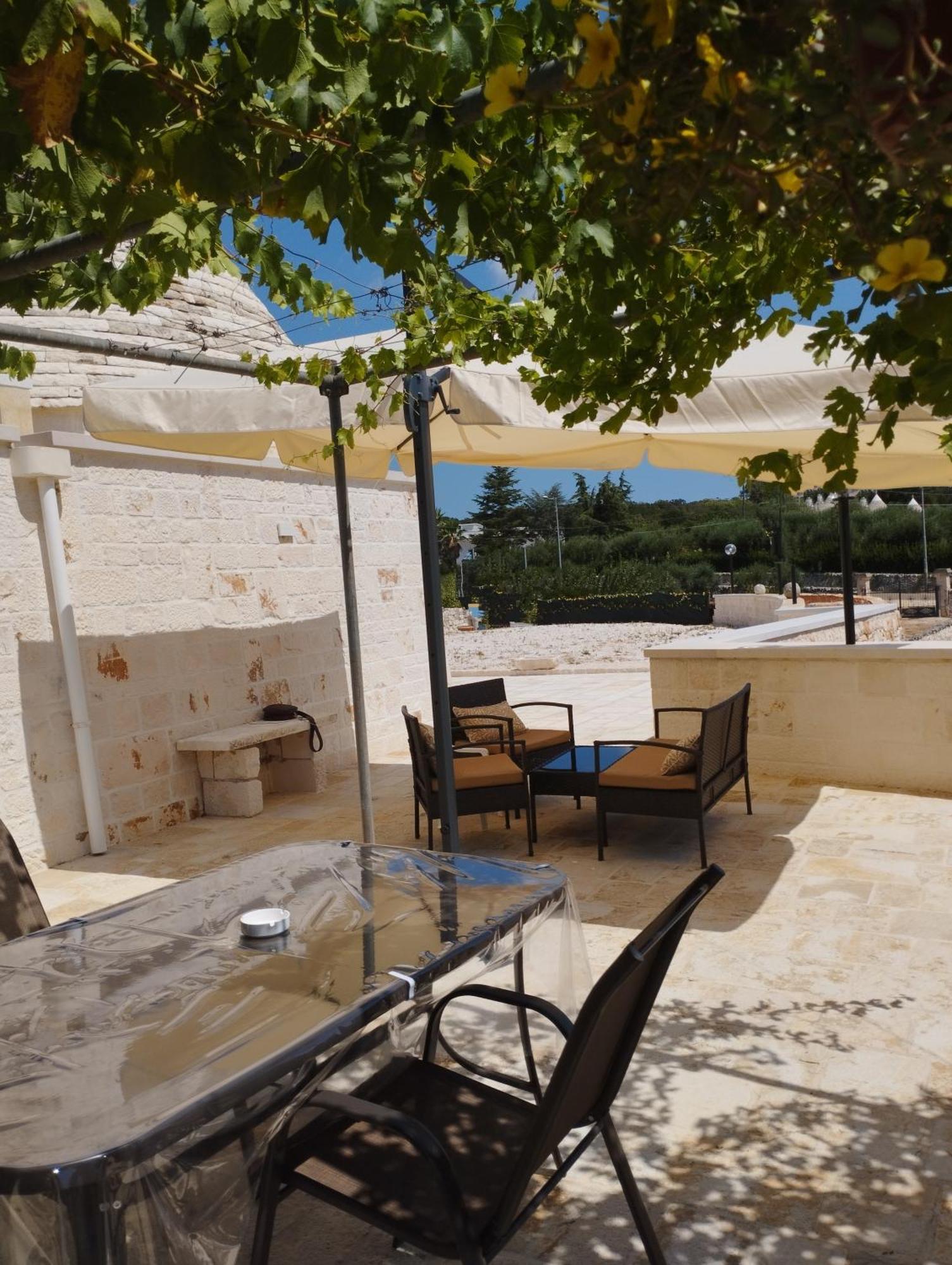 Trulli La Quercia Del Nonno Villa Locorotondo Bagian luar foto